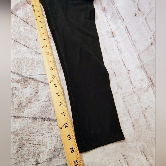 PINK Victoria's Secret Yoga Capri Reversible Yoga Leggings Pocket XS - Picture 11 of 13